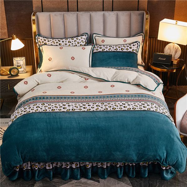 golden sable four piece bed skirt flannel quilt cover winter coral thickened baby milk veet group purchase
golden sable four piece bed skirt flannel quilt cover winter coral thickened baby milk veet group purchase