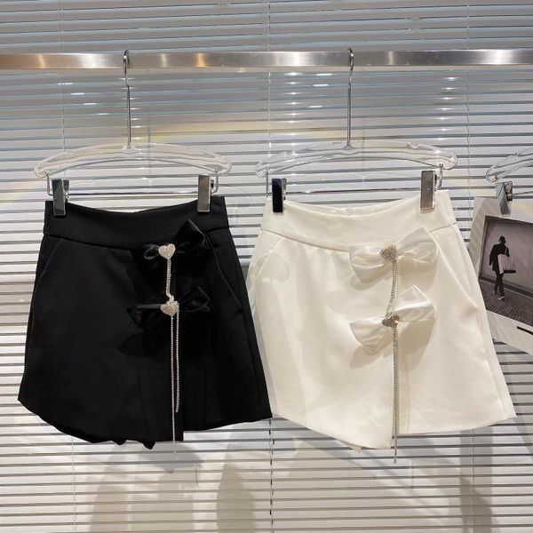 women's shorts bow drill chain women 2021 summer small fragrance elegant suit folding skirt, White;black
women's shorts bow drill chain women 2021 summer small fragrance elegant suit folding skirt, White;black