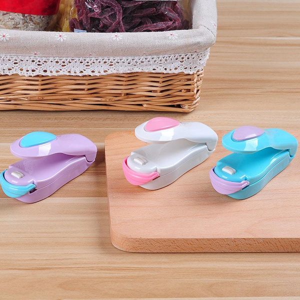 bag clips carrying mini snack plastic travel hand-pressed seal kitchen accessories food packaging
bag clips carrying mini snack plastic travel hand-pressed seal kitchen accessories food packaging