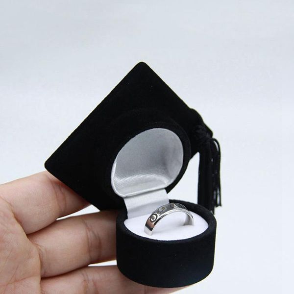 creative bachelor hat ring box jewelry shelf velvet wedding birthday festival holiday valentine's day graduation gift storage boxes & b
creative bachelor hat ring box jewelry shelf velvet wedding birthday festival holiday valentine's day graduation gift storage boxes & b