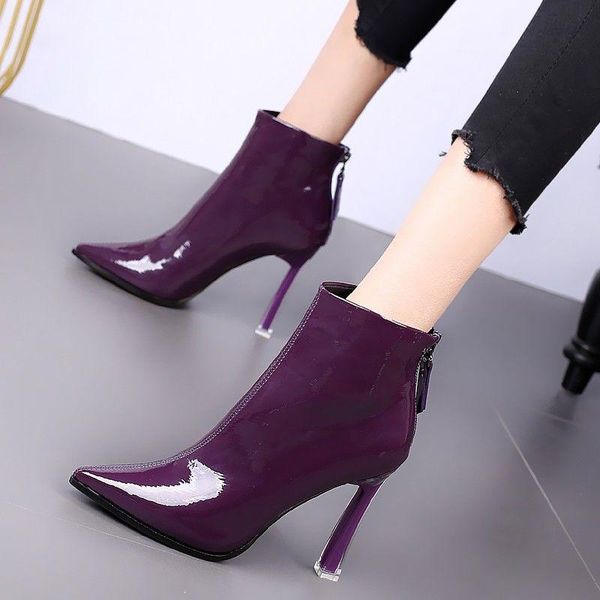 boots 2021 desig women winter metal decoration rivet pointed toe ankle fashion ladies shoes rubber black
boots 2021 desig women winter metal decoration rivet pointed toe ankle fashion ladies shoes rubber black