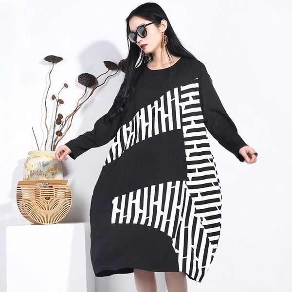 casual dresses fashion tide spring women clothing black white striped contrast color printed split joint large size dress jo371, Black;gray
casual dresses fashion tide spring women clothing black white striped contrast color printed split joint large size dress jo371, Black;gray