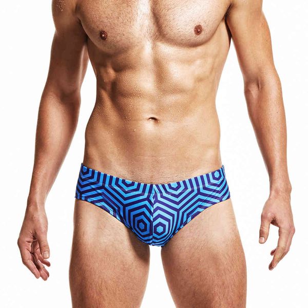 swimwear men stripe printing bathing suit swimming briefs low waist swimsuit summer men's swim trunks quick-drying beachwear 210515
swimwear men stripe printing bathing suit swimming briefs low waist swimsuit summer men's swim trunks quick-drying beachwear 210515