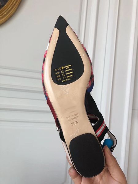 2021 good quality fashion women luxurys designers shoes designer sandals womens luxury high heels sandal dress shoess with box size 35-41 -g, Black
2021 good quality fashion women luxurys designers shoes designer sandals womens luxury high heels sandal dress shoess with box size 35-41 -g, Black