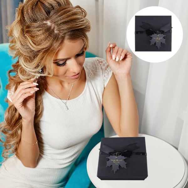 gift wrap 1pc perfume packaging case present wrapping box with ribbon decoration 
gift wrap 1pc perfume packaging case present wrapping box with ribbon decoration