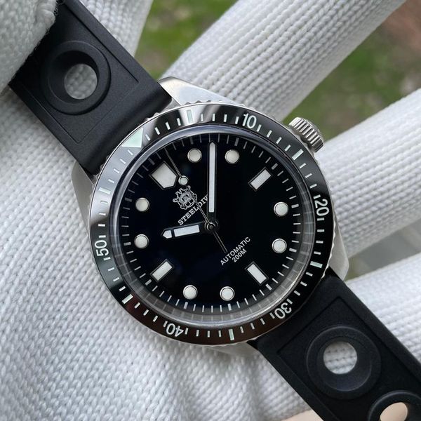 wristwatches sd1965 classic men's diving watch steeldive design sapphire pot lid bubble mirror nh35 swiss luminous 200m waterproof watc, Slivery;brown
wristwatches sd1965 classic men's diving watch steeldive design sapphire pot lid bubble mirror nh35 swiss luminous 200m waterproof watc, Slivery;brown