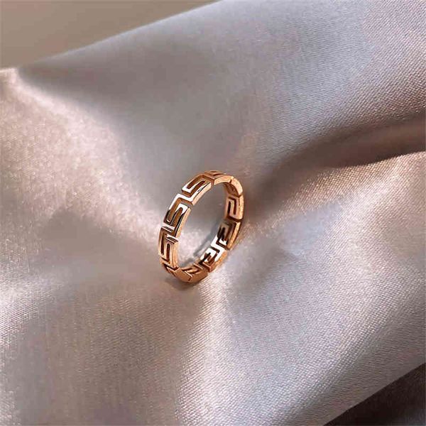 classic labyrinth design titanium steel rose gold rings for woman korean fashion jewelry wedding party girl's unusual ring set, Silver
classic labyrinth design titanium steel rose gold rings for woman korean fashion jewelry wedding party girl's unusual ring set, Silver