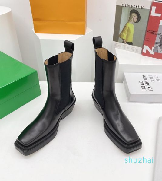 2021 classic short boots order imported leather knight wholesale soles soft and comfortable with high 4.5 cm size 35 to 40, Black
2021 classic short boots order imported leather knight wholesale soles soft and comfortable with high 4.5 cm size 35 to 40, Black