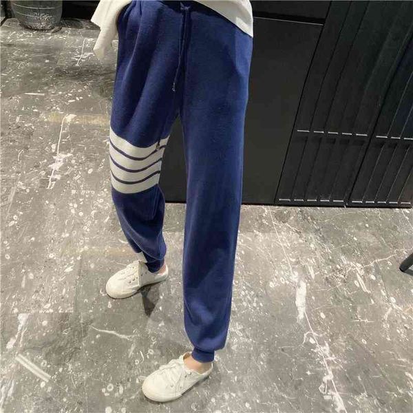 2022 factory wholesale new 8731tb style korean casual solid color contrast stripe knitted wool sports leggings couple, White;black
2022 factory wholesale new 8731tb style korean casual solid color contrast stripe knitted wool sports leggings couple, White;black