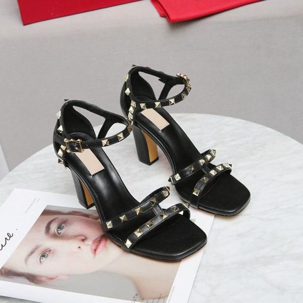 2021 r women dress sandals summer fashion ladies high heel slippers luxurys woman office party slides box large size 35-43, Black
2021 r women dress sandals summer fashion ladies high heel slippers luxurys woman office party slides box large size 35-43, Black