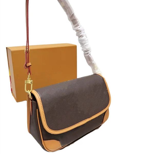 luxurys designers handbags women evening bag purse embossed leather strap shoulder wallets with box 112
luxurys designers handbags women evening bag purse embossed leather strap shoulder wallets with box 112
