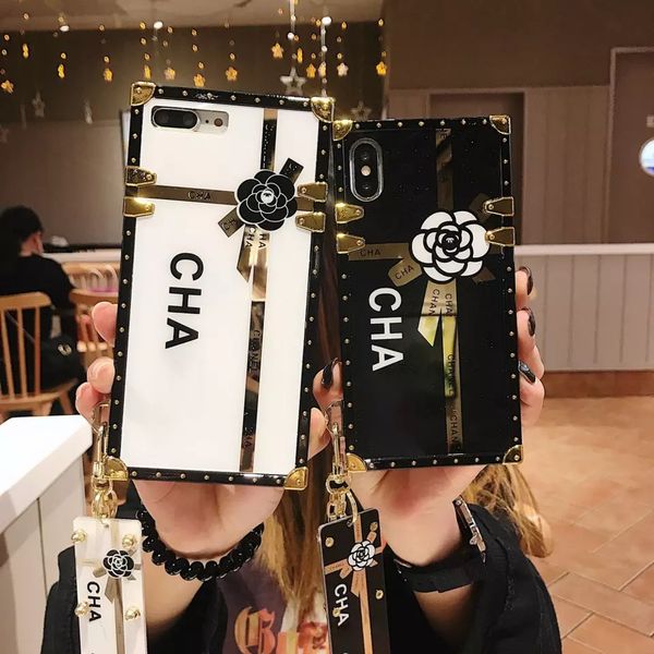 luxury fashion brand square phone case for iphone 12 11 pro x xs max xr 7 8 plus samsung s21 s10 9 8 20 plus cover
luxury fashion brand square phone case for iphone 12 11 pro x xs max xr 7 8 plus samsung s21 s10 9 8 20 plus cover