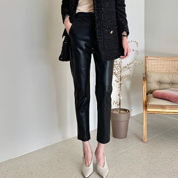autumn winter elegant high waist pencil pants women bottoms ol wear thick plus velvet pu leather solid trousers 210421, Black;white
autumn winter elegant high waist pencil pants women bottoms ol wear thick plus velvet pu leather solid trousers 210421, Black;white
