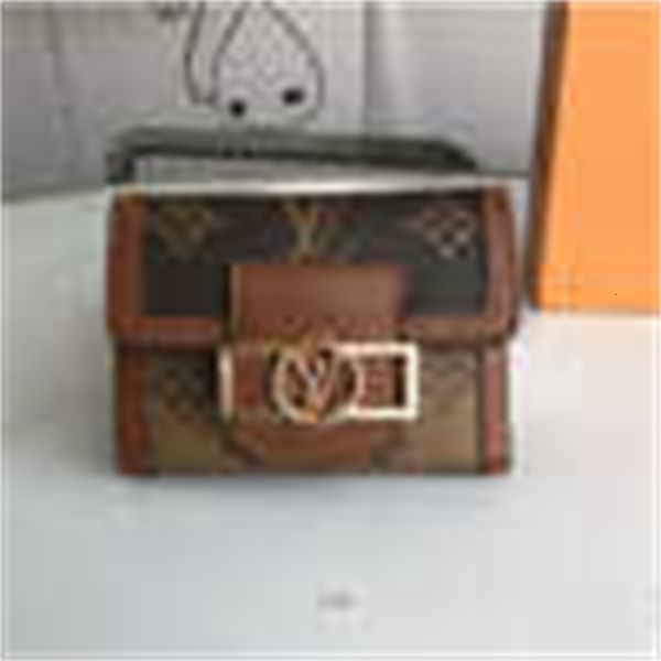 new wallet brand show designer key holders luxury fashion 8ttb wallets chain m68725 pouches presbyopia card short phone cases wallet, purse, Red;black
new wallet brand show designer key holders luxury fashion 8ttb wallets chain m68725 pouches presbyopia card short phone cases wallet, purse, Red;black