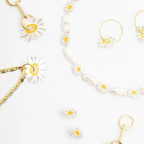 pendant necklaces fashion sunflower collarbone shells the daisy chain natural pearl necklace, Silver
pendant necklaces fashion sunflower collarbone shells the daisy chain natural pearl necklace, Silver