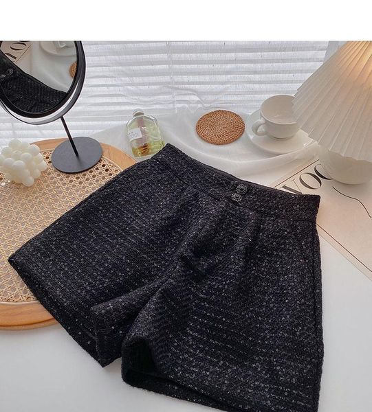 women's shorts autumn style korean sequin decoration casual high waist wide leg black women, White;black
women's shorts autumn style korean sequin decoration casual high waist wide leg black women, White;black