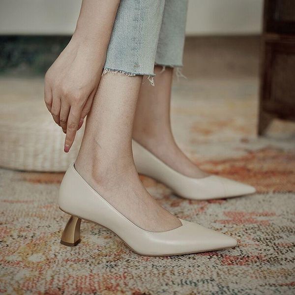 dress shoes recommend women leather heels gold high heel pointed toe office lady work ol pumps shallow 6 cm, Black
dress shoes recommend women leather heels gold high heel pointed toe office lady work ol pumps shallow 6 cm, Black