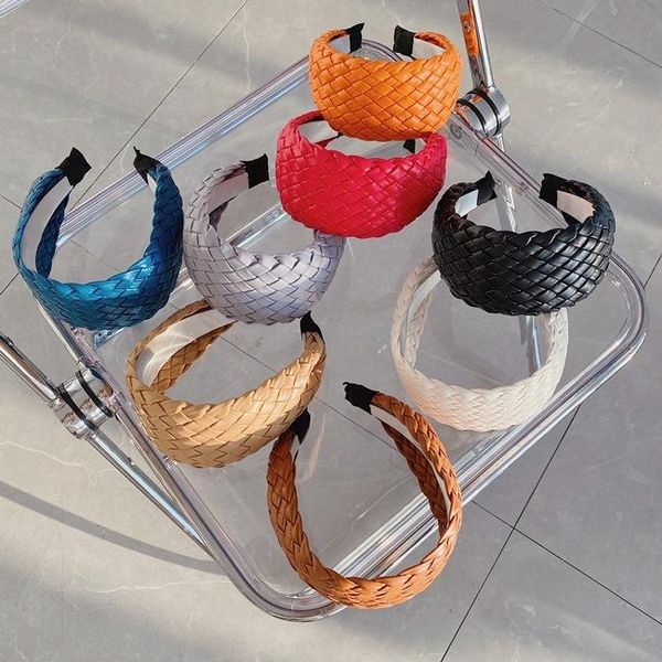 hair accessories ladies headband hand-woven wide-brimmed temperament imitation leather pu net red makeup mesh
hair accessories ladies headband hand-woven wide-brimmed temperament imitation leather pu net red makeup mesh