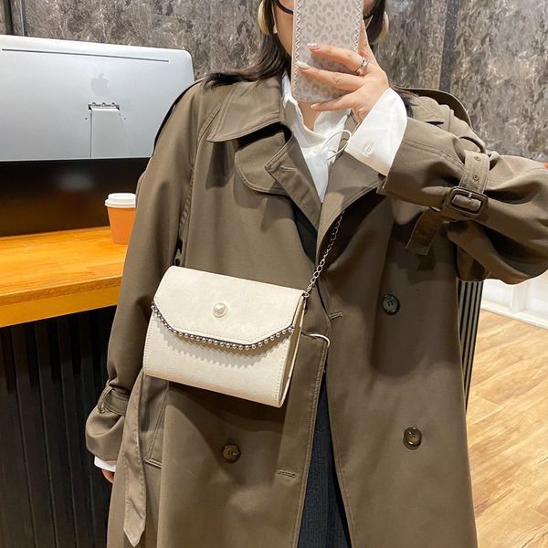 pearl chain dinner 2021 velvet elegant temperament underarm portable fashion trend shoulder bag
pearl chain dinner 2021 velvet elegant temperament underarm portable fashion trend shoulder bag