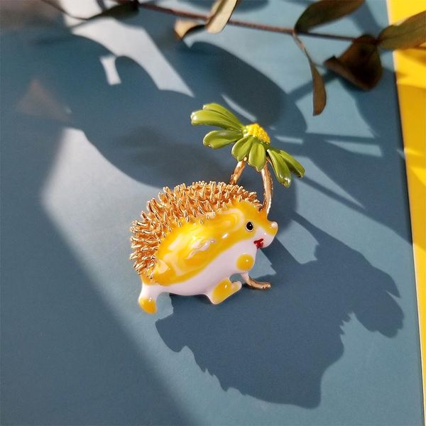 pins, brooches 4 colors walking hedgehog cute animal daisy corsage lapel pin scarf bag clothes classic jewelry gift for woman girl, Gray
pins, brooches 4 colors walking hedgehog cute animal daisy corsage lapel pin scarf bag clothes classic jewelry gift for woman girl, Gray