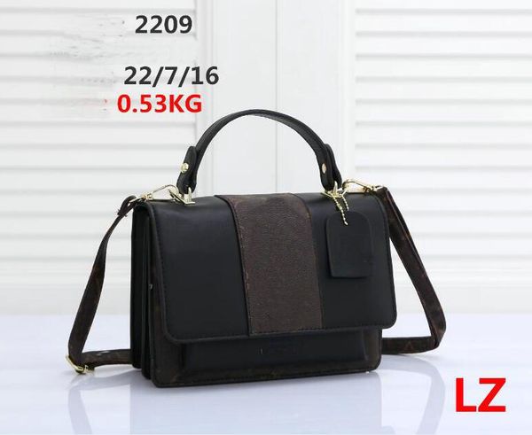 luxury designer fashion shoulder bags handbags women chains letter purse phone bag wallet temperament cross body totes 2209#50 22cm
luxury designer fashion shoulder bags handbags women chains letter purse phone bag wallet temperament cross body totes 2209#50 22cm