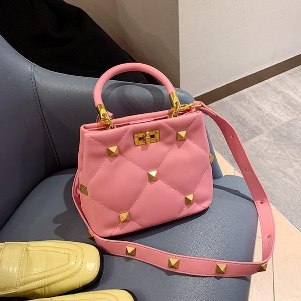 evening bags crossbody for women 2021 leather high sense fashion personality rivet trend messenger shoulder handbag purses sac luxe
evening bags crossbody for women 2021 leather high sense fashion personality rivet trend messenger shoulder handbag purses sac luxe