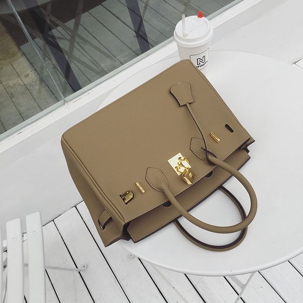70% off design handbag yiyi's 2021 new fashion litchi pattern handbag temperament trend versatile one shoulder messenger bag leisure bo
70% off design handbag yiyi's 2021 new fashion litchi pattern handbag temperament trend versatile one shoulder messenger bag leisure bo