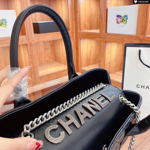 women designer handbag shoulder bag classic shopping bags totes purse multi-functional and large-capacity must-have in winter
women designer handbag shoulder bag classic shopping bags totes purse multi-functional and large-capacity must-have in winter