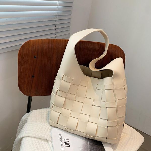 evening bags leather woven tote bag women's shoulder bucket minimalist 2021 fashion weave ins women handbag large capacity
evening bags leather woven tote bag women's shoulder bucket minimalist 2021 fashion weave ins women handbag large capacity
