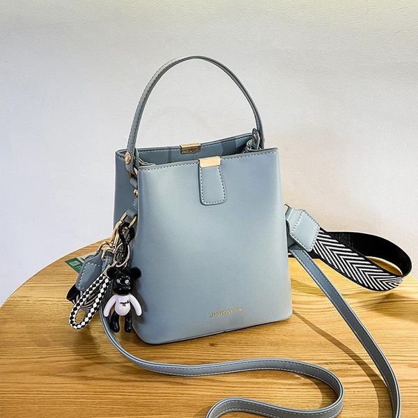 evening bags brand wide strap solid color female pu leather bucket handbag designer lady's shoulder crossbody women's handbags
evening bags brand wide strap solid color female pu leather bucket handbag designer lady's shoulder crossbody women's handbags