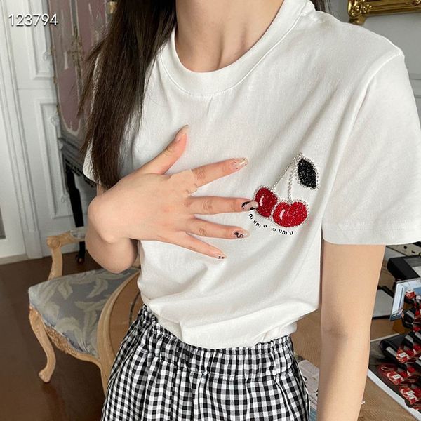 luxury design chamomile's fresh and simple button cherry round neck short sleeve women's diamond inlaid letter t-shirt, White
luxury design chamomile's fresh and simple button cherry round neck short sleeve women's diamond inlaid letter t-shirt, White