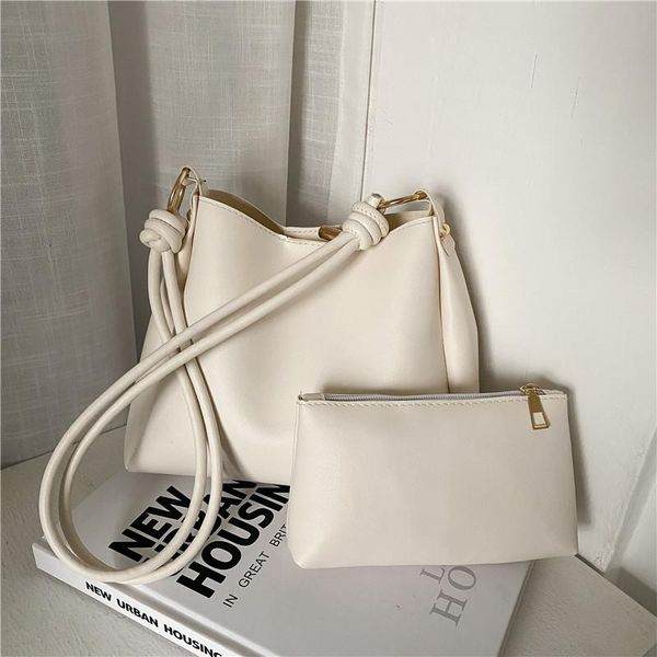 cross body 2021 urban simple braided rope tote fashion texture single shoulder messenger bag
cross body 2021 urban simple braided rope tote fashion texture single shoulder messenger bag
