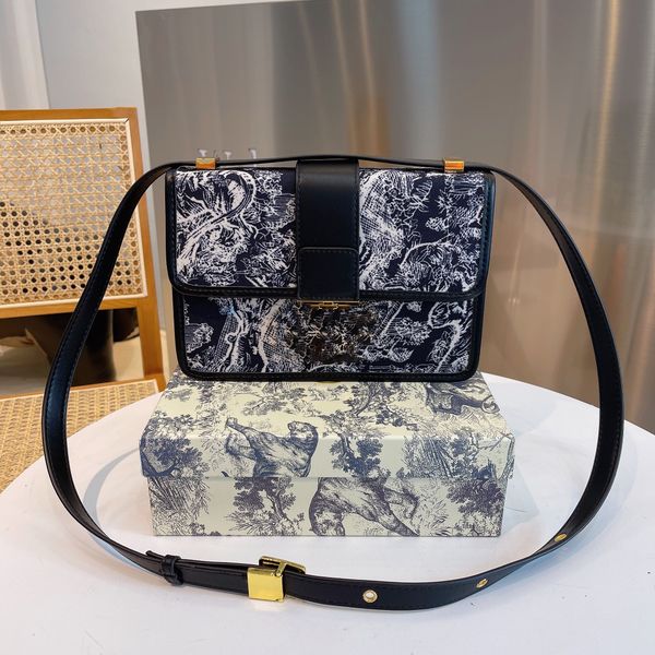 luxury designer france brand woman shoulder bags microfiber leather crossbodybag fashion satchel printing crossbody purse classic style gift
luxury designer france brand woman shoulder bags microfiber leather crossbodybag fashion satchel printing crossbody purse classic style gift
