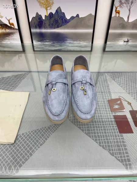 2021 designer fashion design latest men's and women's flat shoes super shoes patent leather luxury solid color is not simple 34-45, Black
2021 designer fashion design latest men's and women's flat shoes super shoes patent leather luxury solid color is not simple 34-45, Black