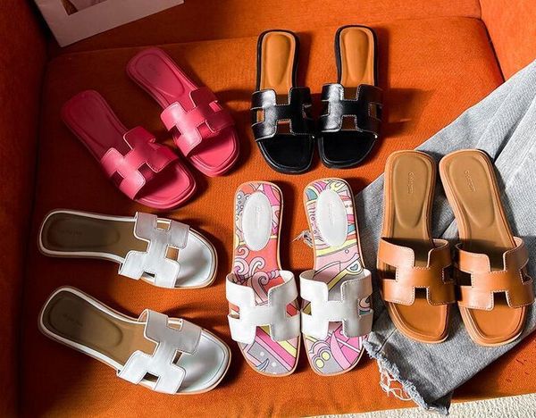 2021 sandals women designer rubber sole cotton embroidered flip-flops simple summer leather slippers variety of colors size 34-46 slippers c, Black
2021 sandals women designer rubber sole cotton embroidered flip-flops simple summer leather slippers variety of colors size 34-46 slippers c, Black
