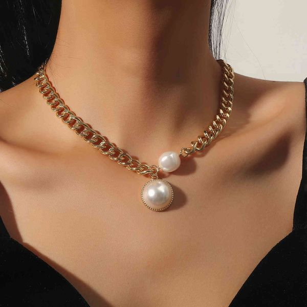 fashion pearl necklace twist chain pearl pendant necklace niche short clavicle chain, Silver
fashion pearl necklace twist chain pearl pendant necklace niche short clavicle chain, Silver
