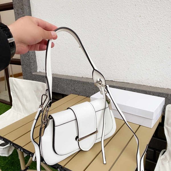 2021 luxury handbag designer wallet shoulder bags cross body leather high-quality different colors fashion evening-bags size: 28*14*5cm
2021 luxury handbag designer wallet shoulder bags cross body leather high-quality different colors fashion evening-bags size: 28*14*5cm