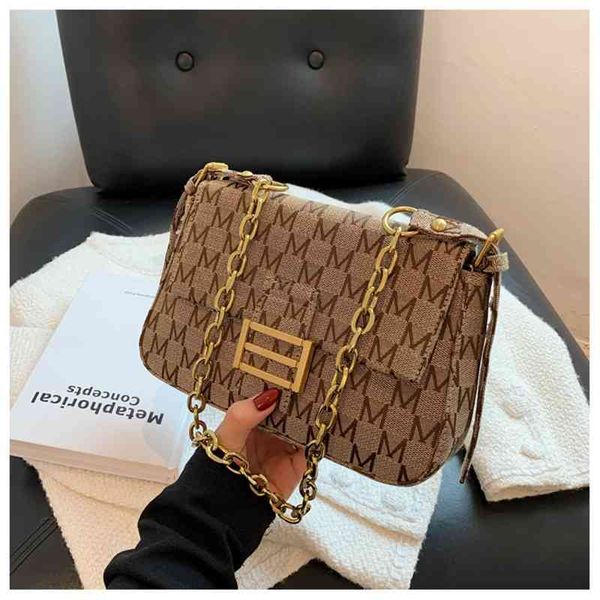 bag female 2021 new letter printed autumn winter foreign style messenger single shoulder armpit chain small square bag
bag female 2021 new letter printed autumn winter foreign style messenger single shoulder armpit chain small square bag