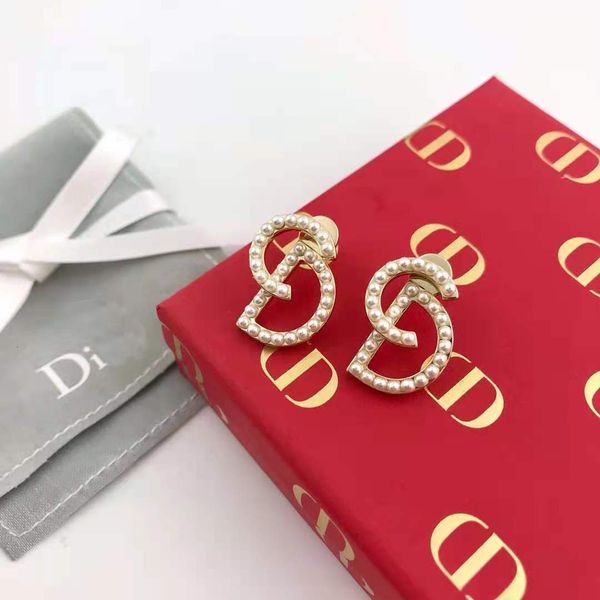 / cd full pearl earrings 925 silver needle female high edition, Golden
/ cd full pearl earrings 925 silver needle female high edition, Golden