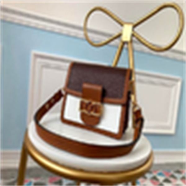 handles brand handbags designer shoulder luxury bags r60c fashion totes trend iconic new product shoulder bags bag cross women body bag clut, Red;black
handles brand handbags designer shoulder luxury bags r60c fashion totes trend iconic new product shoulder bags bag cross women body bag clut, Red;black
