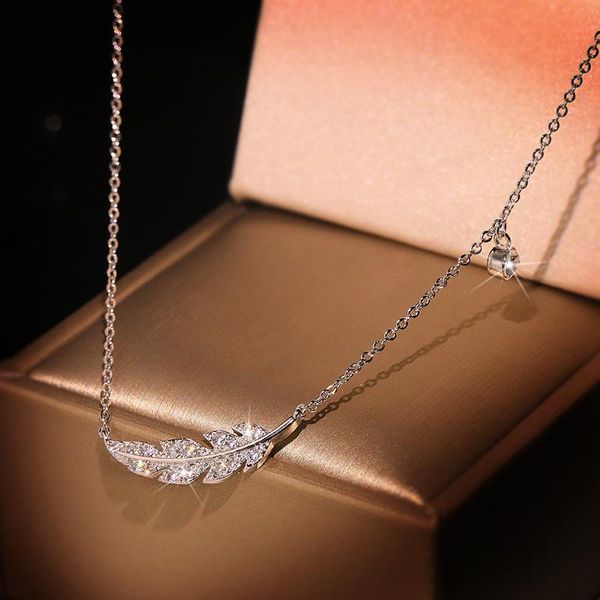 elegant feather pendant necklaces silver color accessories fashion jewelry for women birthday party gift
elegant feather pendant necklaces silver color accessories fashion jewelry for women birthday party gift