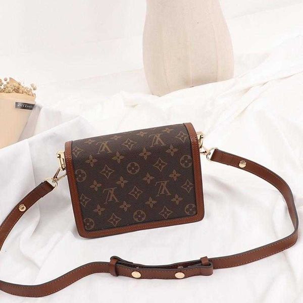 drop ship women leather shoulder small flap crossbody bag retro type lady luxury design messenger bags women shoulder bag fast
drop ship women leather shoulder small flap crossbody bag retro type lady luxury design messenger bags women shoulder bag fast
