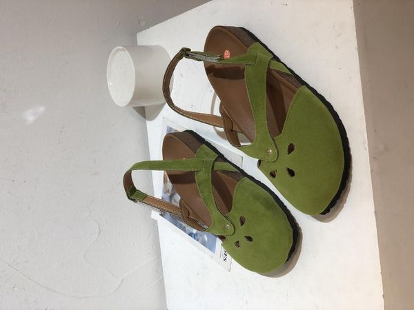 sandals summer 2021 women's fashion retro simple hollow out one word buckle strap flat large size, Black
sandals summer 2021 women's fashion retro simple hollow out one word buckle strap flat large size, Black