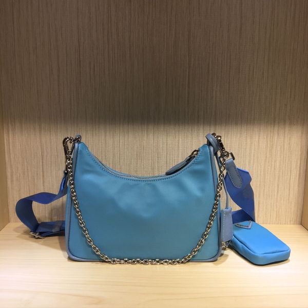luxury designer 2021 ladies one-shoulder chest bag cross-body nylon handbag underarm wallet canvas three-in-one sports outdoor (with box and
luxury designer 2021 ladies one-shoulder chest bag cross-body nylon handbag underarm wallet canvas three-in-one sports outdoor (with box and