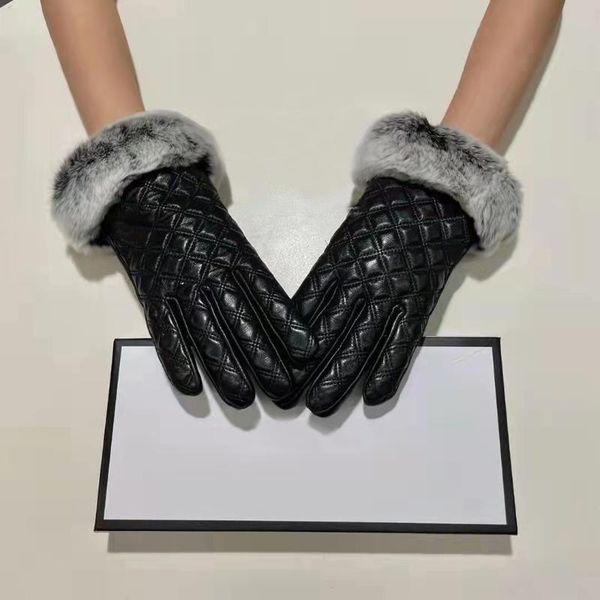 five fingers gloves 2021 autumn and winter lazy fur leather trend design ladies, Blue;gray
five fingers gloves 2021 autumn and winter lazy fur leather trend design ladies, Blue;gray