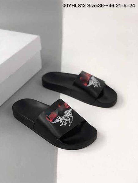 2021 fashion men shoes sandals slippers for men women with original box designer indoor beach flip shoes shox, Black
2021 fashion men shoes sandals slippers for men women with original box designer indoor beach flip shoes shox, Black