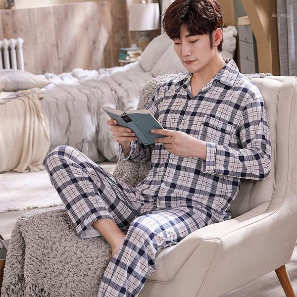 men's sleepwear pajama suit spring and autumn long-sleeved middle-aged young winter cardigan casual home service 2021, Black;brown
men's sleepwear pajama suit spring and autumn long-sleeved middle-aged young winter cardigan casual home service 2021, Black;brown