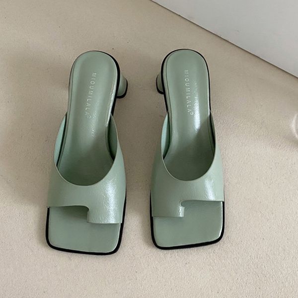 2021 female slippers shoes woman square heels sandals shoes ladies heel sliders fashion high heels woman slippers fiop flop, Black
2021 female slippers shoes woman square heels sandals shoes ladies heel sliders fashion high heels woman slippers fiop flop, Black