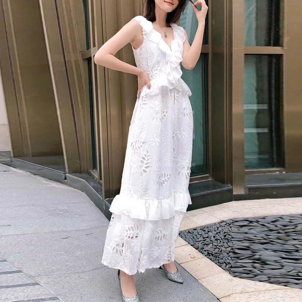 casual dresses fashion wite runway women 2021 summer ruffles v-neck maxi elegant hollow out black party dress, Black;gray
casual dresses fashion wite runway women 2021 summer ruffles v-neck maxi elegant hollow out black party dress, Black;gray