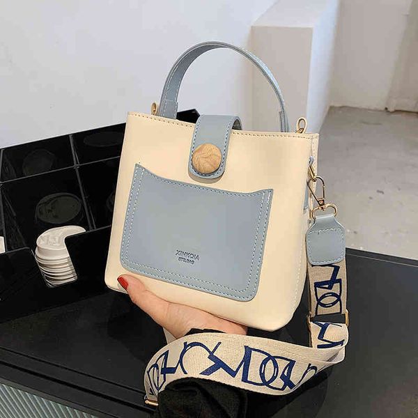 2022 latest handbag factory store on july women's texture style one shoulder messenger contrast color bucket
2022 latest handbag factory store on july women's texture style one shoulder messenger contrast color bucket